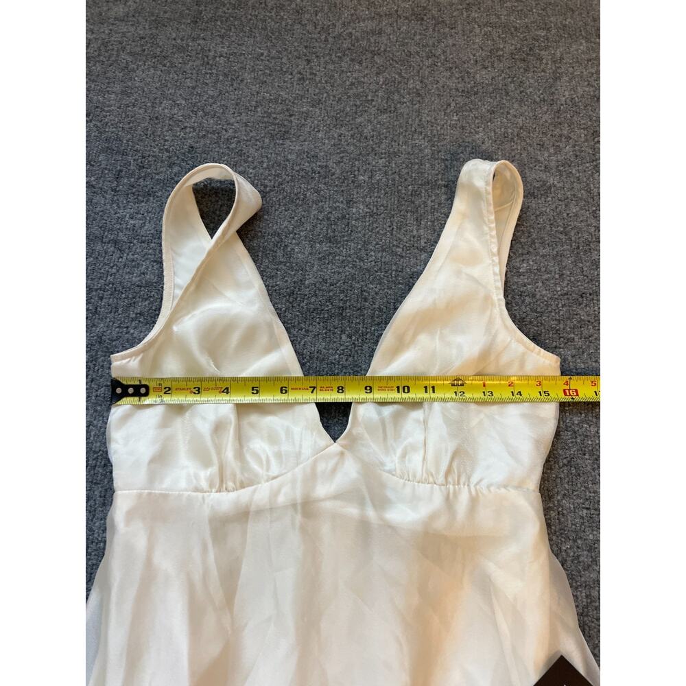 NWT Lulus Deluca Ivory Satin Sleeveless Ruffled V-Neck Wedding Maxi Dress Gown M - Picture 11 of 14